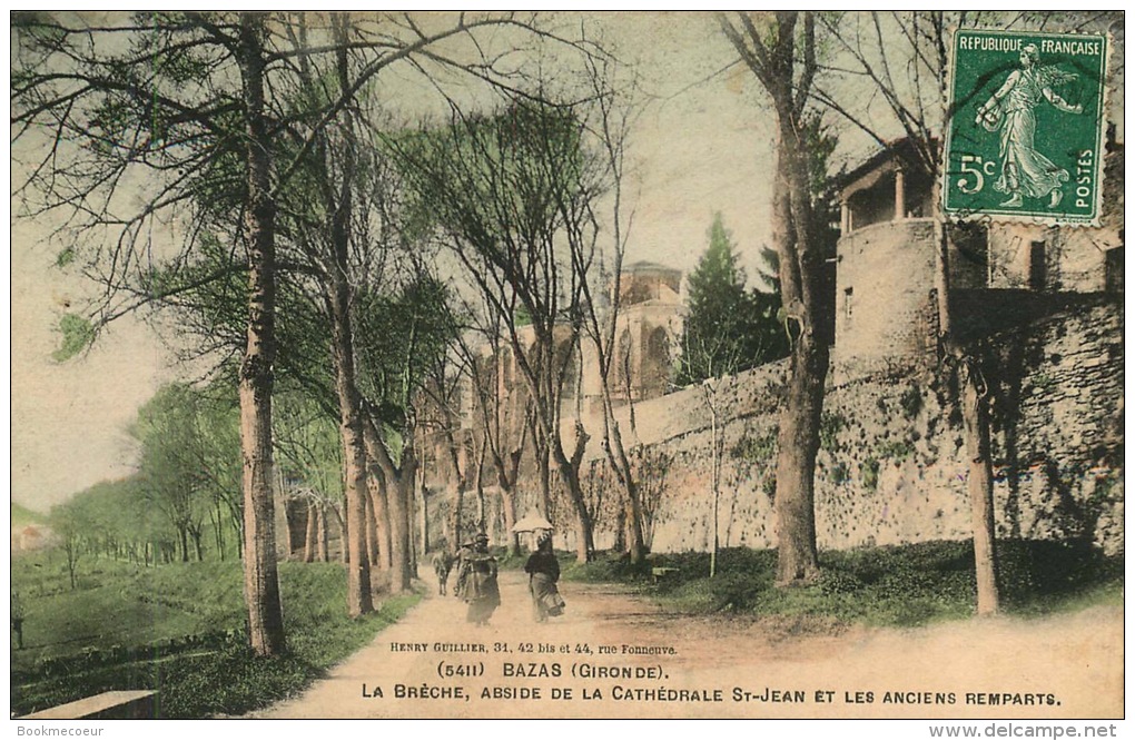 33  BAZAS  La Brèche Abside De La Cathédrale St Jean Et Les Anciers Remparts - Bazas