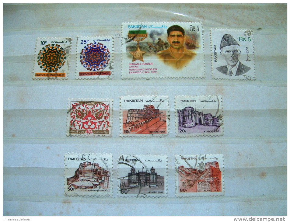 Pakistan 1980 -2000 Tapestry War Medal Fort Church - Pakistan