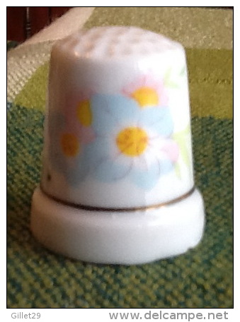 THIMBLES - DÉ À COUDRE EN PORCELAINE - BOUQUET DE FLEURS BLEUE - - Dés à Coudre