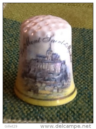 THIMBLES - DÉ À COUDRE EN PORCELAINE - LE MONT SAINT-MICHEL, FRANCE - - Dés à Coudre