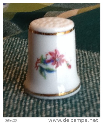 THIMBLES - DÉ À COUDRE EN PORCELAINE - PETITES FLEURS - - Dés à Coudre