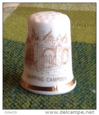 THIMBLES - DÉ À COUDRE EN PORCELAINE - CHIPPING CAMPDEN, COTSWOLD, UK - Dés à Coudre