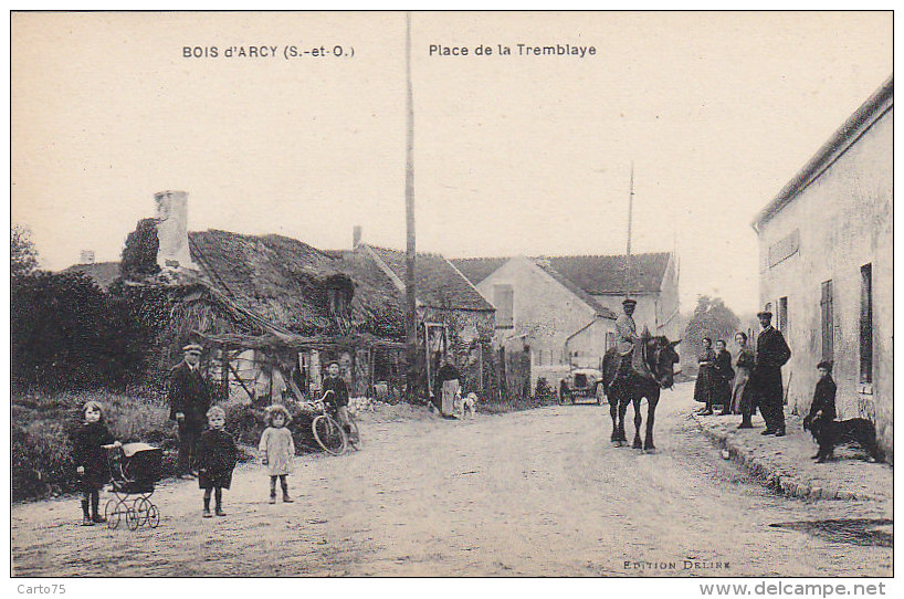 Bois D'Arcy 78 - Place De La Tremblaye - Fillette Poussette - Editeur Delire - Bois D'Arcy