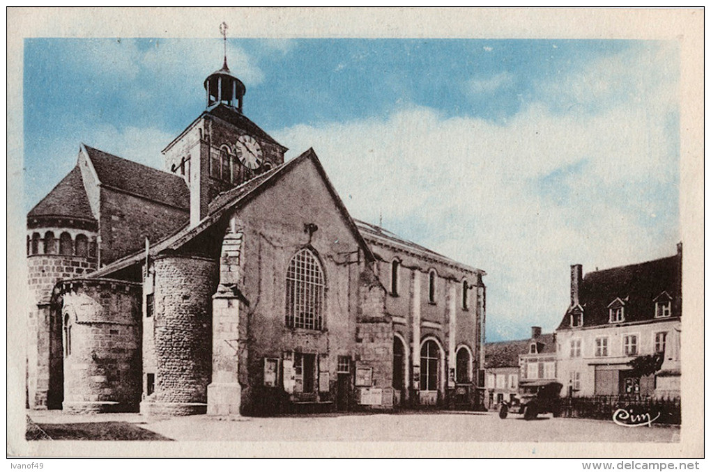 18 - CHÂTEAUMEILLANT - CPA -  Mairie - Ancienne Eglise - Châteaumeillant