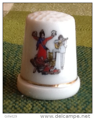 THIMBLES - DÉS À COUDRE EN PORCELAINE - COSTA DEL SOL - DANSEUSE & GUITARISTE - Dés à Coudre