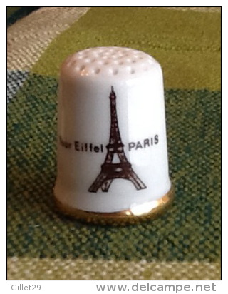 THIMBLES - DÉ À COUDRE EN PORCELAINE - TOUR EIFFEL DE PARIS, FRANCE - - Dés à Coudre