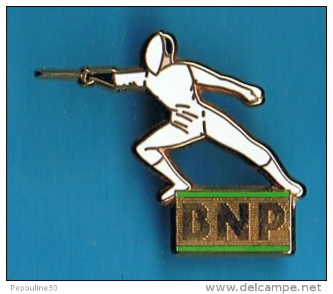 PIN´S //  ** BANQUE ** BNP ** ESCRIME ** . (Decat Paris) - Fencing