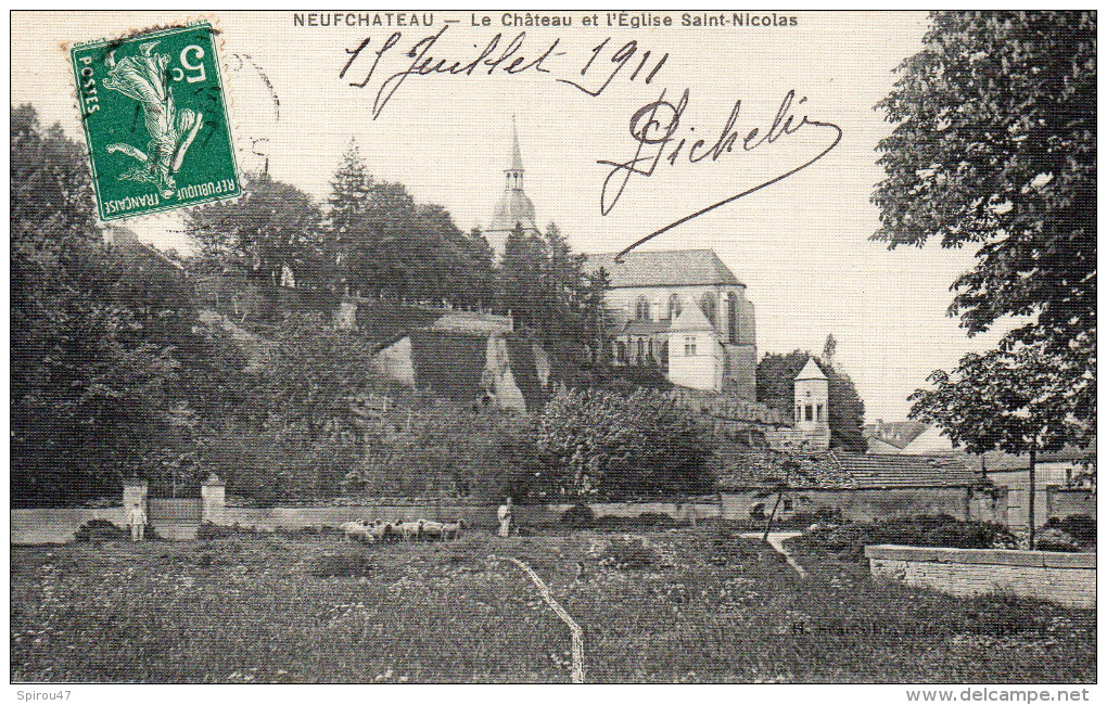 CPA NEUFCHATEAU - LE CHATEAU ET L'EGLISE SAINT NICOLAS - Neufchateau