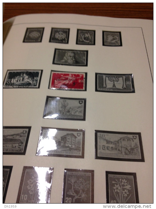 SUISSE  OCCASION 1938 -1974  !!! SAFE 1 RELIURE + env. 71 FEUILLES PREIMPRIMEES avec pochettes + env. 215 timbres obl.