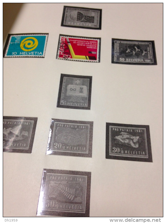 SUISSE  OCCASION 1938 -1974  !!! SAFE 1 RELIURE + env. 71 FEUILLES PREIMPRIMEES avec pochettes + env. 215 timbres obl.