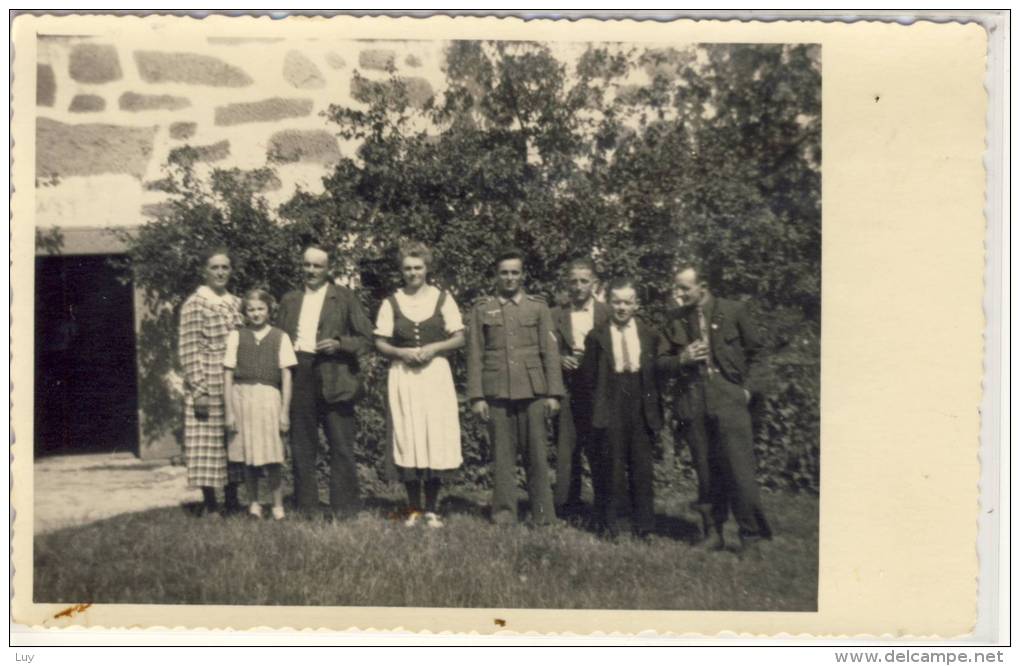 Familien - Foto Mit Soldat In Der Mitte, 1940 - Personen