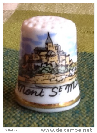 THIMBLES - DÉ À COUDRE EN PORCELAINE - LE MONT ST MICHEL, FRANCE - - Dés à Coudre