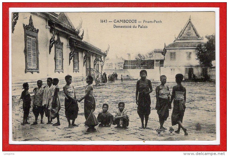 ASIE - CAMBODGE --  Phnom Penh - Domesticité Du Palais - Cambogia