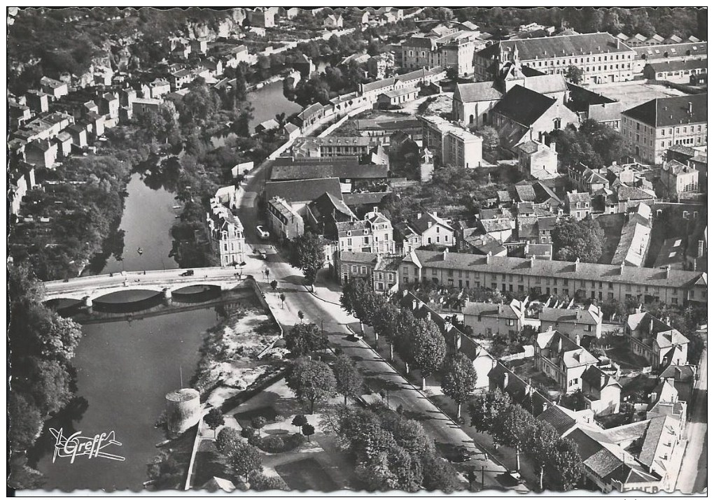 POITIERS (86 - Vienne) - Vue Aérienne Générale - Les Bords Du Clain - CPSM - Poitiers