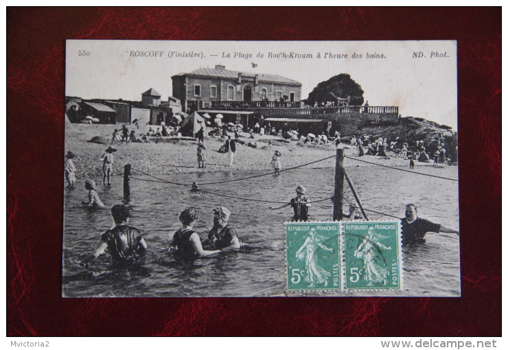 ROSCOFF - La Plage De Roc'h-Kroum à L'heure Des Bains. - Roscoff