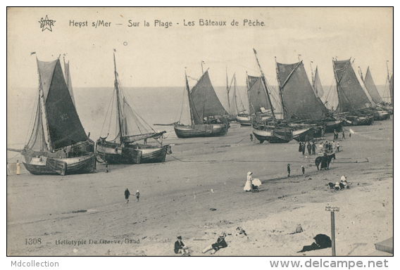 BELGIQUE HEYST / Heyst-sur-Mer, Sur La Plage, Les Bâteaux De Pêche / - Heist