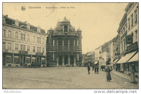 BELGIQUE GOSSELIES / Grand'Place, L'Hôtel De Ville / - Autres & Non Classés