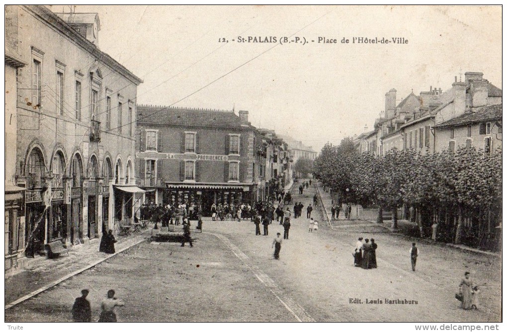 SAINT-PALAIS PLACE DE L'HOTEL DE VILLE - Saint Palais