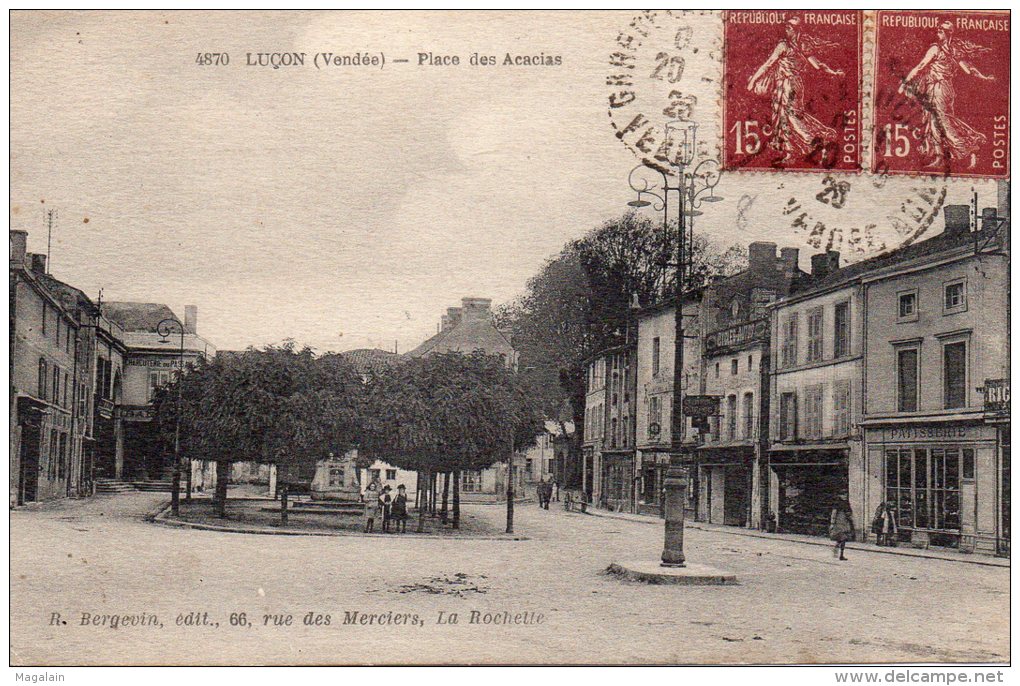 Luçon : Place Des Acacias - Lucon