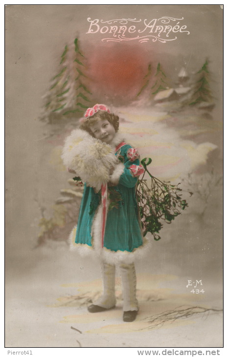 ENFANTS - LITTLE GIRL - MAEDCHEN -  Jolie Carte Fantaisie Fillette Et Houx Dans La Neige De "Bonne Année" - Portraits