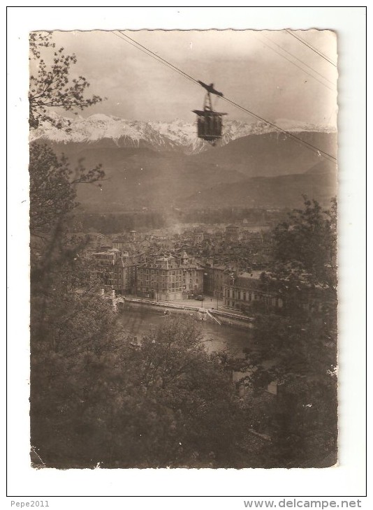 CPA 38 GRENOBLE Passage Du Téléphérique : Téléphérique Ville Montagnes Au Fond - Grenoble