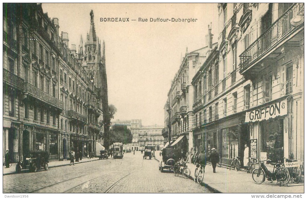 Belle  Cpa   -      Bordeaux  - Rue Duffour Dubergier  ,animée     AD501 - Bordeaux