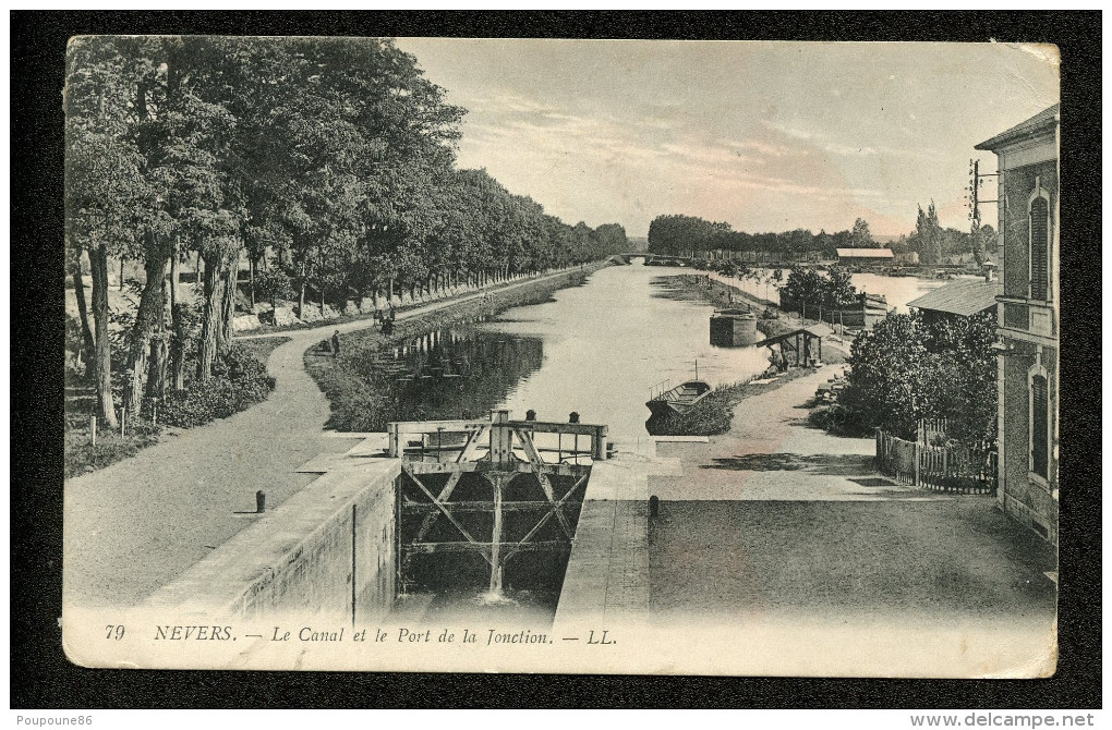 58 CPA NEVERS - LE CANAL ET LE PORT DE LA JONCTION - Nevers