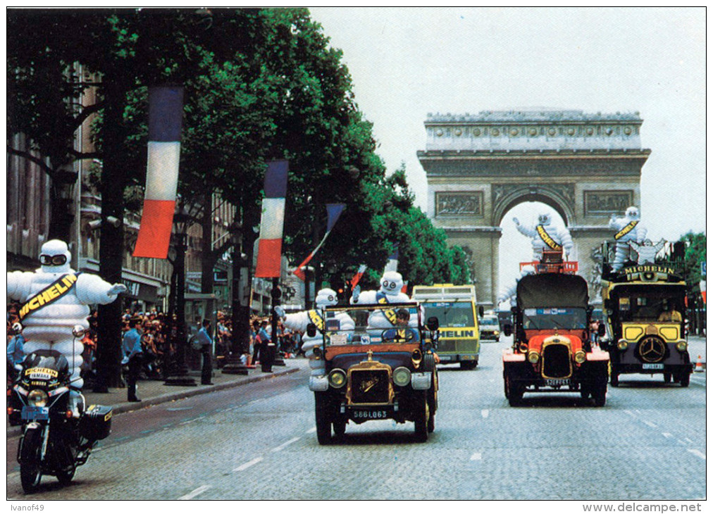 CYCLISME - TOUR DE FRANCE - CPSM - L' Arrivée Du Bibendum Michelin Sur Les Champ-Elisées - Ciclismo