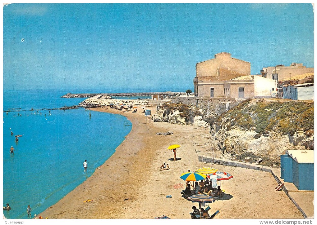 03943 "(RG) SCOGLITTI - SPIAGGIA"  ANIMATA.   CART.  SPED. 1972 - Ragusa