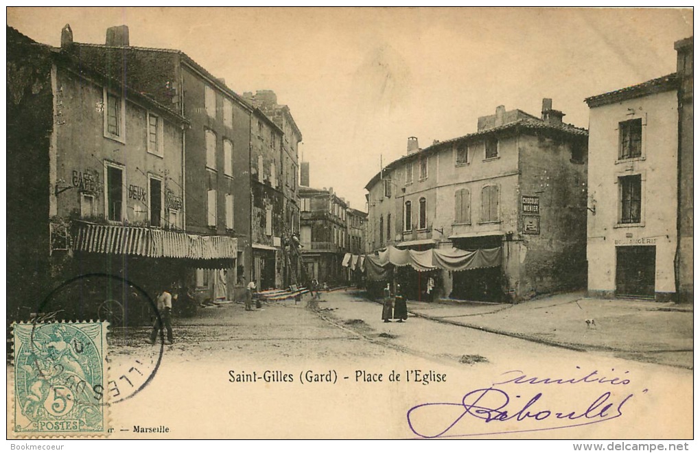 30  SAINT GILLES  GARD PLACE DE  L'EGLISE - Saint-Gilles