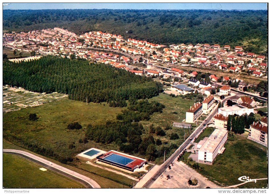 76 - Le Trait : Vue Aérienne - Le Centre - Piscine - Maison De Retraite - Le Trait