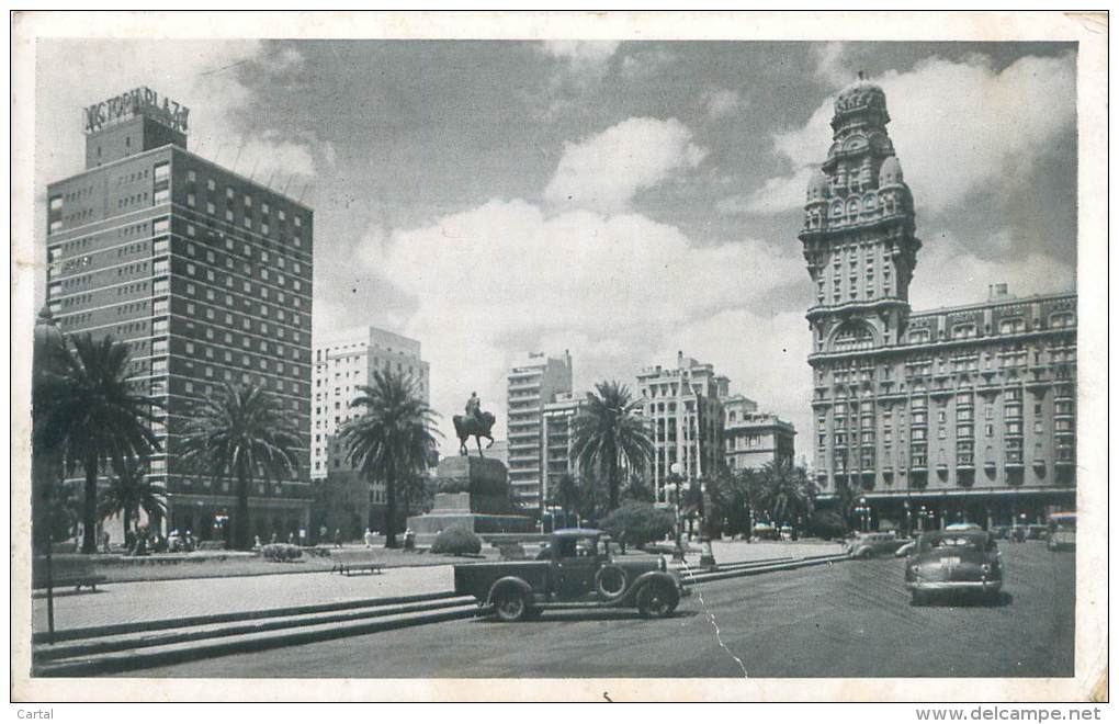 MONTEVIDEO - R.O. Del U. - Plaza Independencia - Uruguay