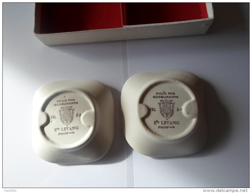 TRES BEAU COFFRET DE 2 CENDRIERS DES ETS LETANG A PROVINS - Porcelain