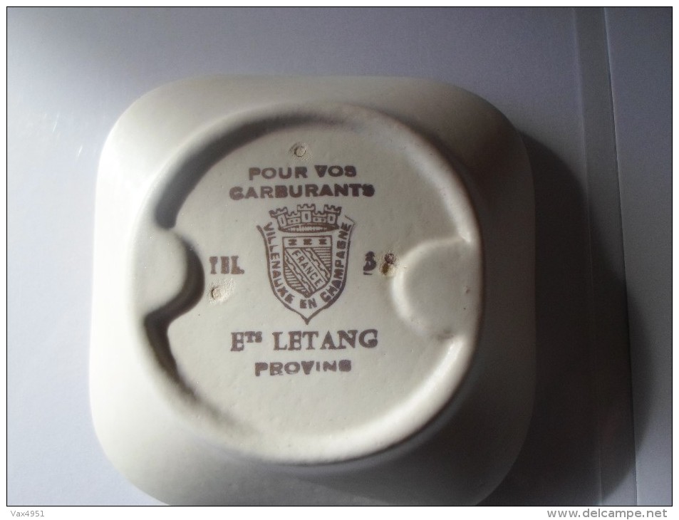 TRES BEAU COFFRET DE 2 CENDRIERS DES ETS LETANG A PROVINS - Porcellana