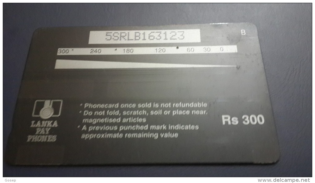 Sri Lanka-sea Store Group Swimming-(rs.300)-(5SRLB163123)used Card+1card Prepiad Free - Sri Lanka (Ceylon)