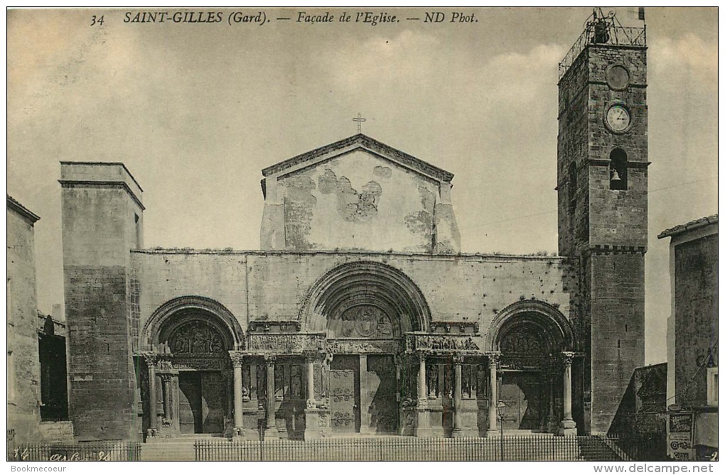 30  SAINT GILLES DU GARD  FACADE DE L'EGLISE   34 - Saint-Gilles