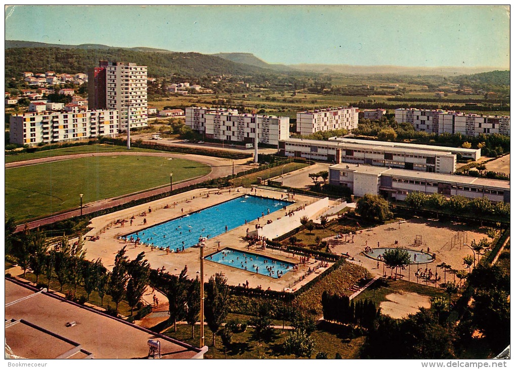 30 BAGNOLS SUR CEZE  La  Piscine - Bagnols-sur-Cèze