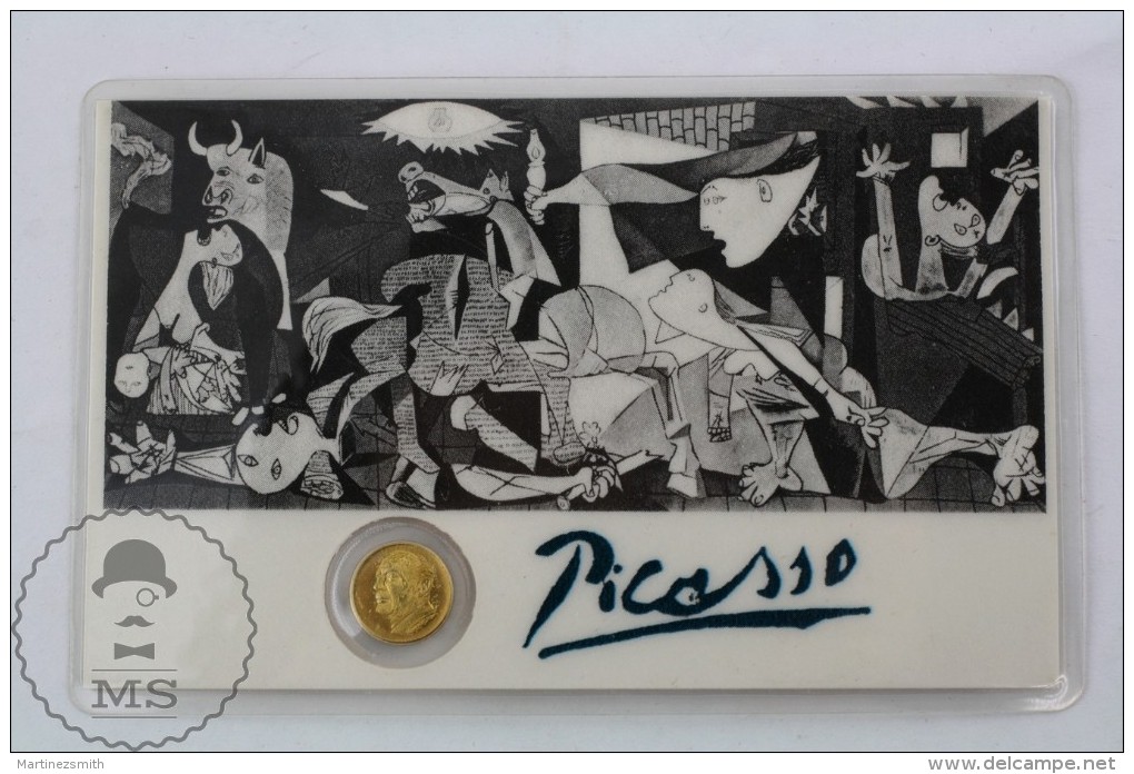 Guernica Pablo Picasso Small Golden Coin/ Medal In A Plastic Card - Otros & Sin Clasificación