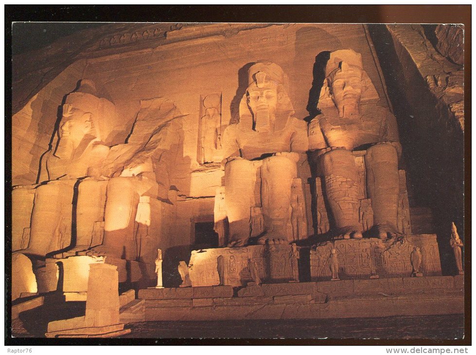 CPM Non écrite Egypte Abu Simbel Temple Illuminated By Night - Abu Simbel