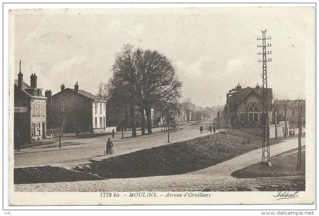 CPA MOULINS, AVENUE D'ORVILLIERS, Petite Animation, ALLIER 03 - Moulins