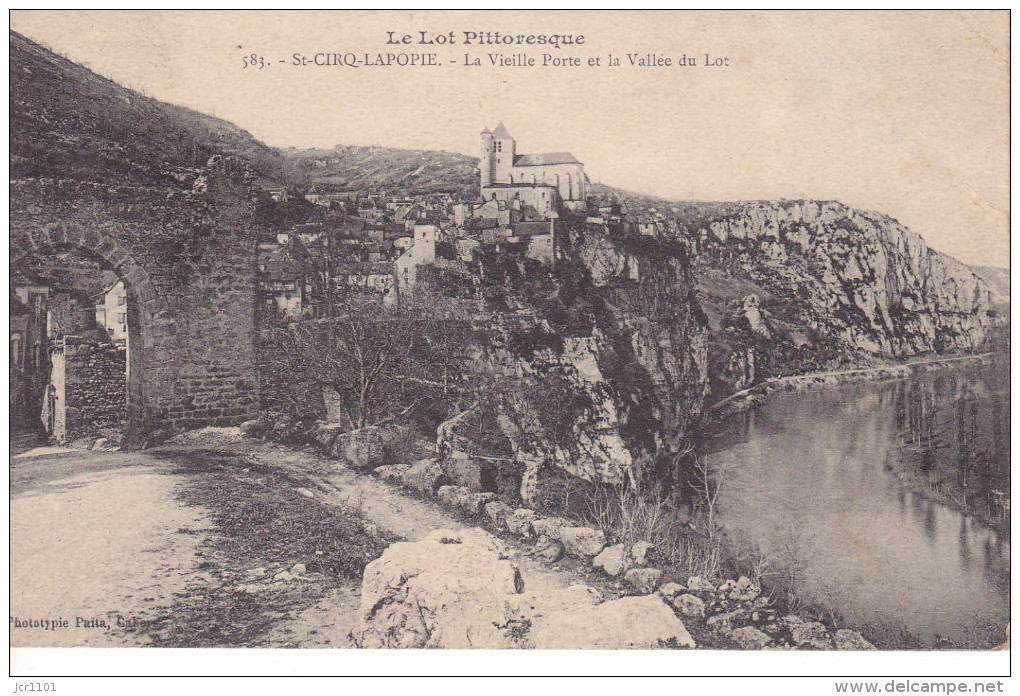 SAINT-CIRQ-LAPOPIE. 46. La Vieille Porte Et La Vallée Du Lot. - Saint-Cirq-Lapopie