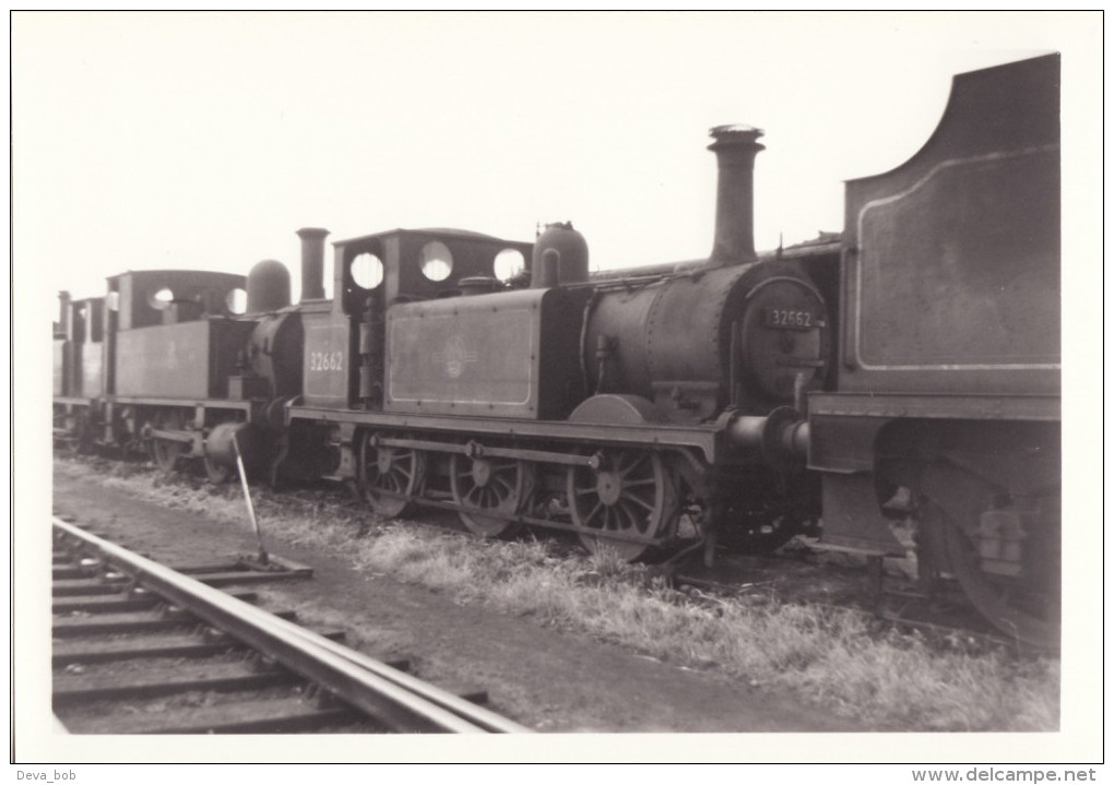 Railway Photo SR A1X 32662 B4 30102 Eastleigh Shed 1963 Southern Loco LBSCR LSWR - Eisenbahnen