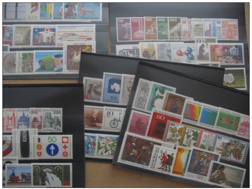 All World. Enormous Lot Of Stamps, Covers, Fdc´s, Commemorative And Year Sets, Germany, Austria, Etc. Etc. See Scans!. - Vrac (min 1000 Timbres)