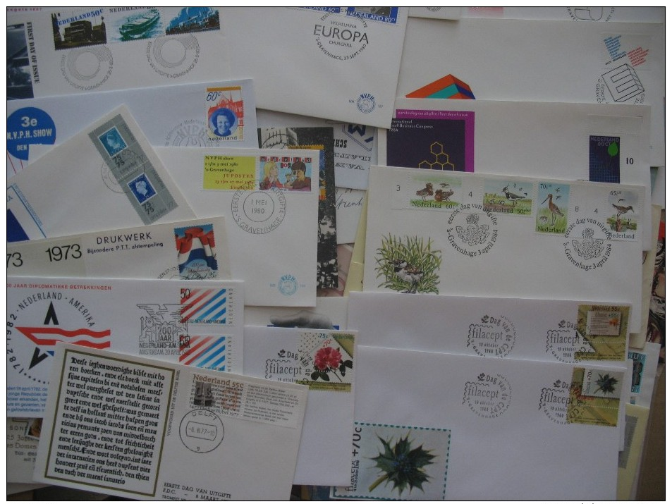 All world. Enormous lot of stamps, covers, fdc´s, commemorative and year sets, Germany, Austria, etc. etc. See scans!.