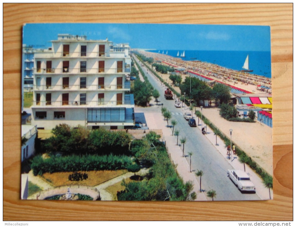 Rn1396)  Riccione  - Lungomare E Spiaggia - Rimini