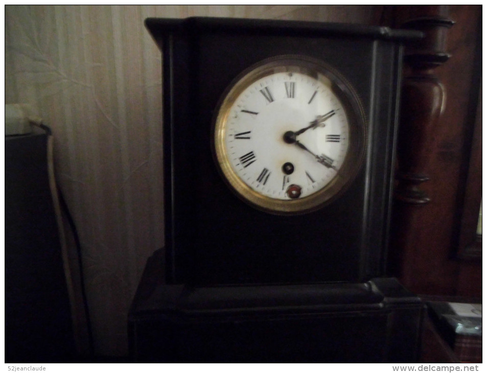 Horloge Ancienne à Remettre En Route Clé Possible - Wanduhren