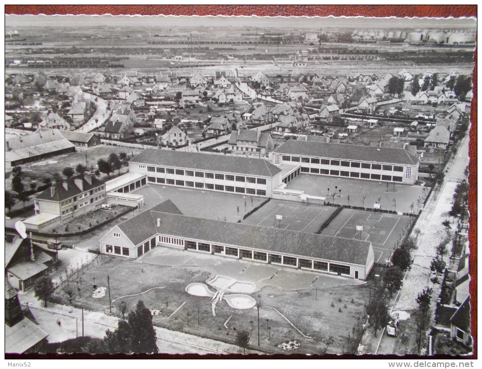 59 - SAINT-POL Sur MER - Cité Des Cheminots. (Vue Générale Aérienne - Ecole) CPSM - Saint Pol Sur Mer