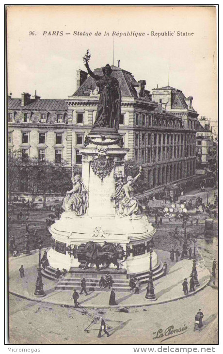 PARIS - Statue De La République - Statues