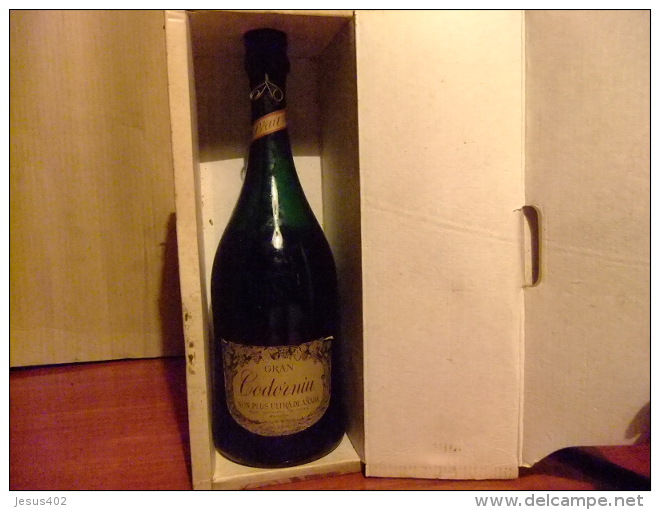 ANTIGUA BOTELLA DE CAVA GRAN CODORNIU NON PLUS ULTRA DE AÑADA VINTAGE - Champán & Cava