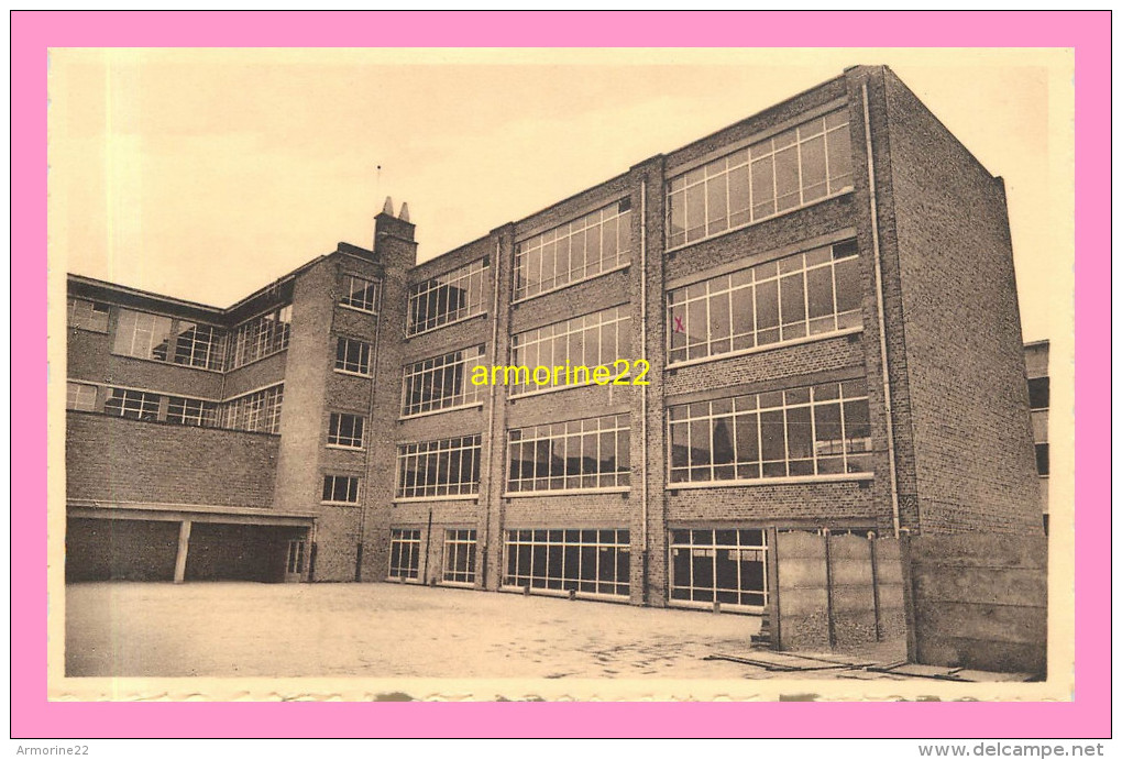 CPSM  Belgique  WAREMME Institut Notre Dame Du Sacré Coeur  ,école Primaire Façade Interieure Et Cour - Borgworm